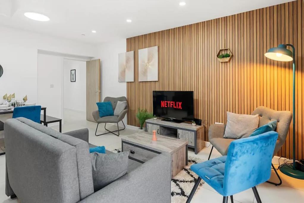 Modern Spacious Three Bedrooms With Private Garden Cardiff Ngoại thất bức ảnh